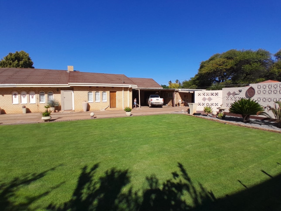 4 Bedroom Property for Sale in Kuruman Northern Cape